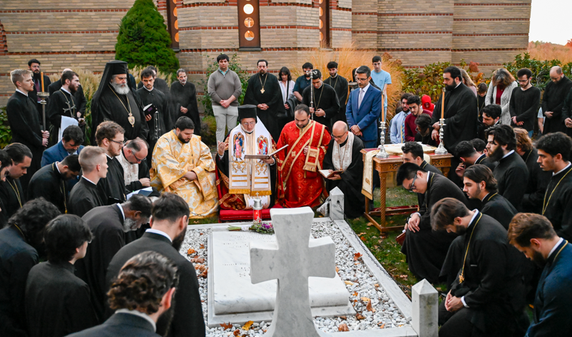 Archbishop of America leads memorial service for late Archbishop Iakovos of North and South America