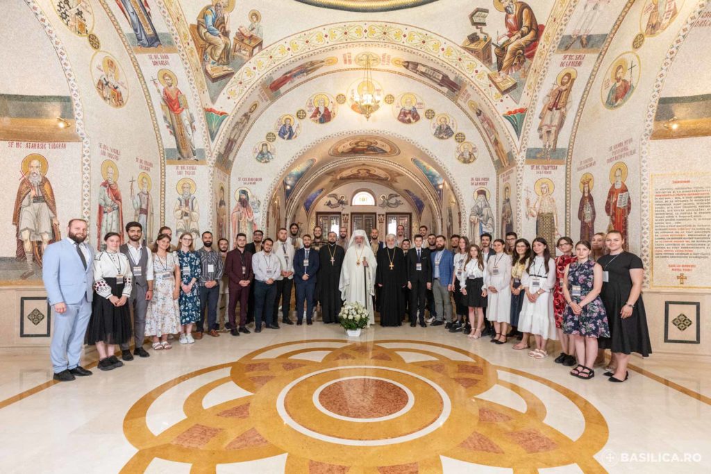 Patriarch Daniel encourages youth to seek life’s meaning in Christ at National ASCOR Meeting