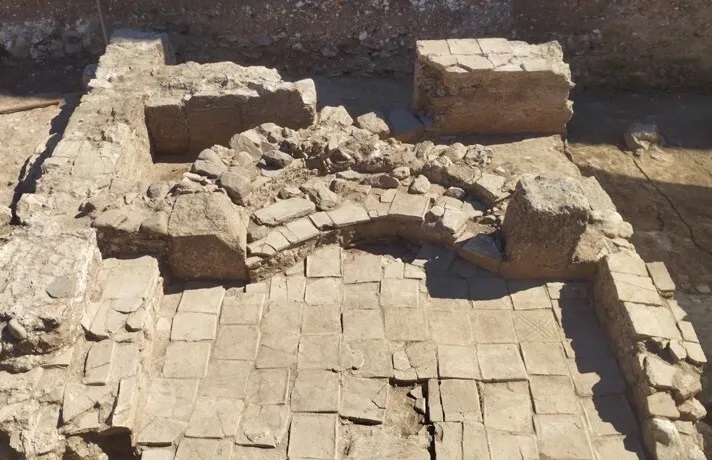 Sewage work stumbles on early Byzantine church in Evia