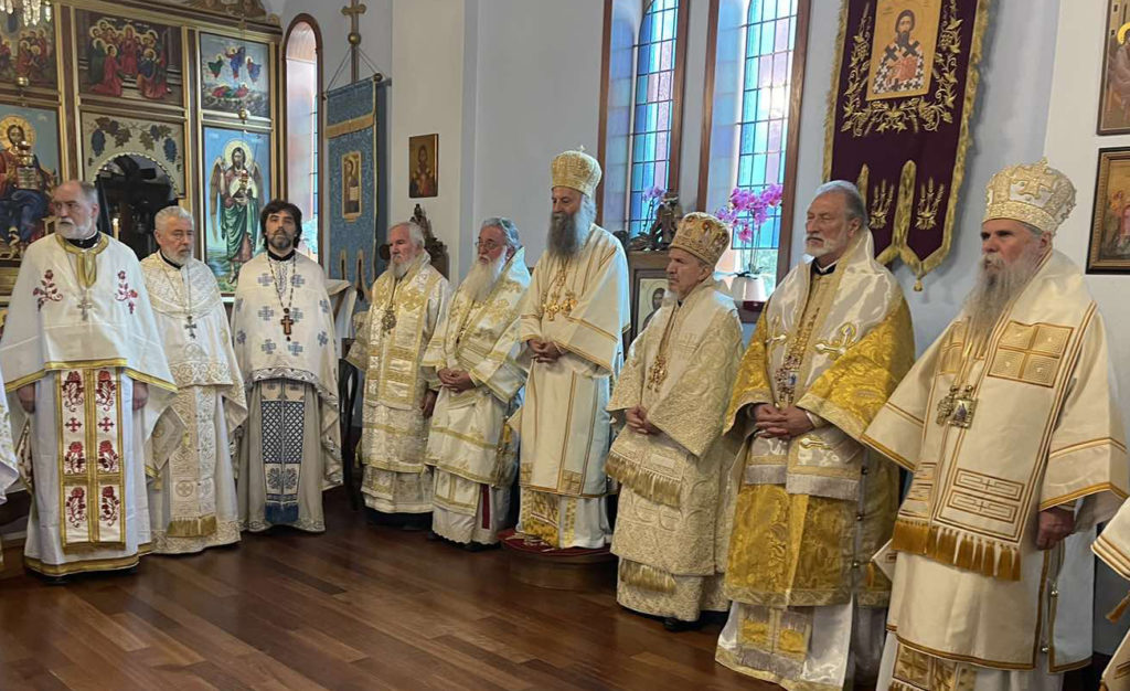 Патријарх Порфирије богослужио у цркви Светог Саве у Торонту