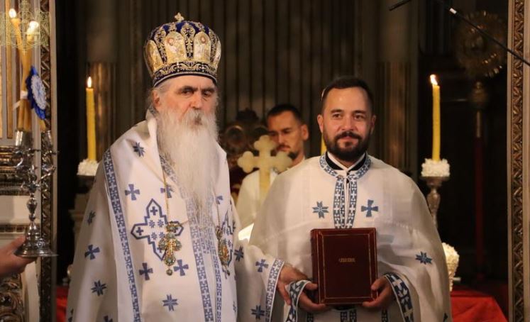 Митрополит Иринеј: Крстом Бог шаље силу свепобедну, која је јача од свих демонских сила, од свих мука, невоља, болести и страдања