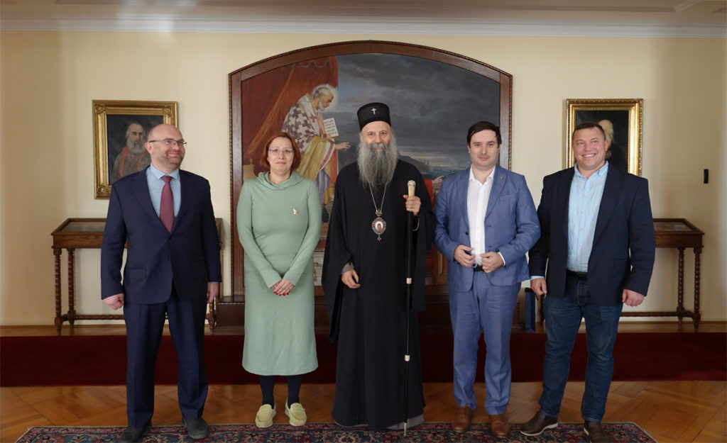 Патријарх Порфирије разговарао са црквеним медијским посленицима из Русије
