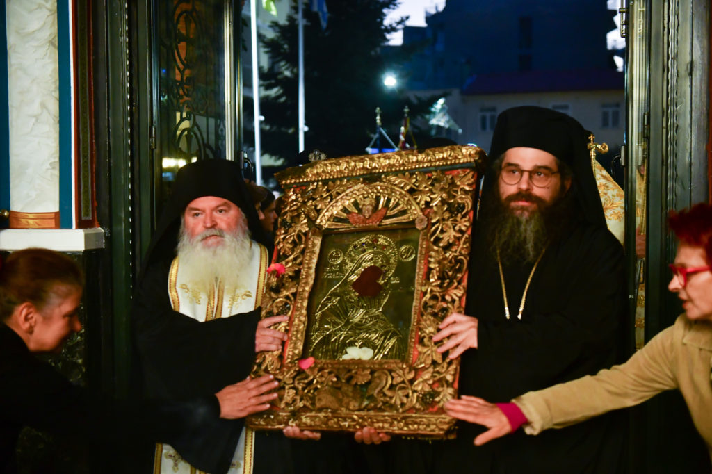 Υποδοχή της ιεράς εικόνος Παναγίας «Χοζοβιωτίσσης» στις Σέρρες (ΦΩΤΟ)