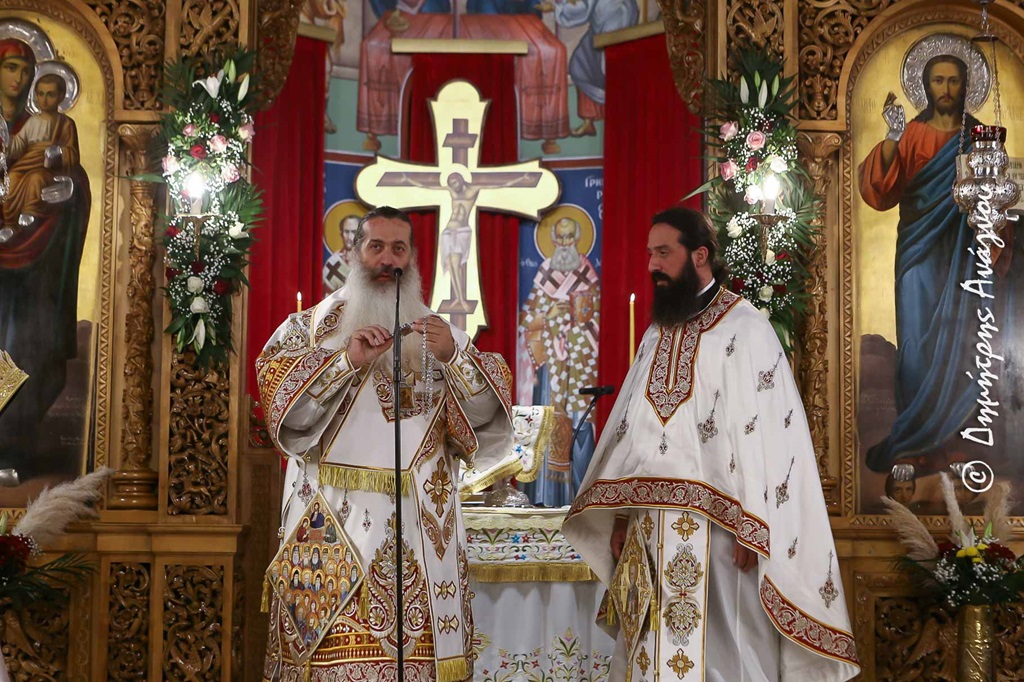 Η επέτειος ενθρονίσεως του Φθιώτιδος Συμεών με χειροτονία του Αρχιδιακόνου του και χειροθεσίες
