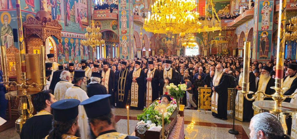 Με δάκρυα στα μάτια κλήρος και λαός αποχαιρέτησε τον “βράχο” της Αμμοχώστου, Αρχιμανδρίτη Γεώργιο Ιωάννου