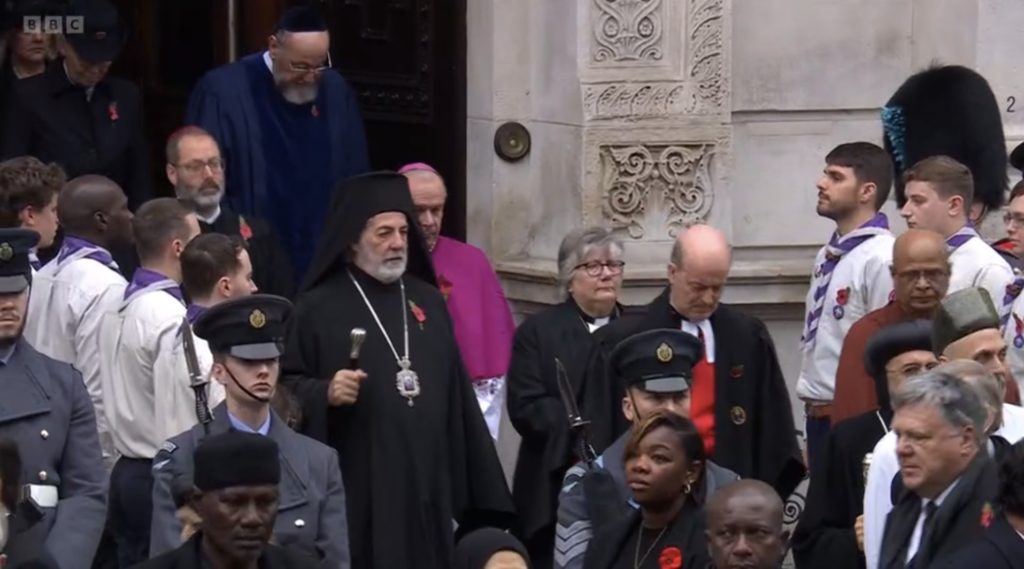 Archbishop Nikitas attends Remembrance Day at the Cenotaph