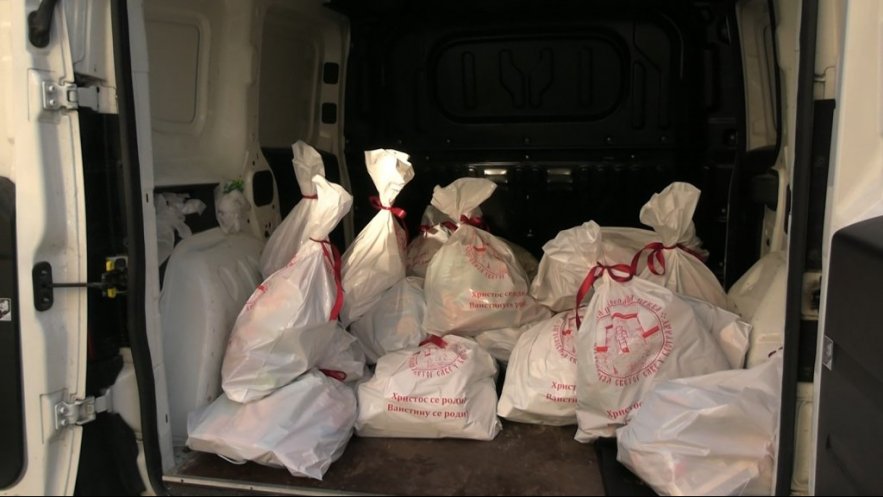 Божићно даривање Богословије Светог Саве болесној и деци без родитеља