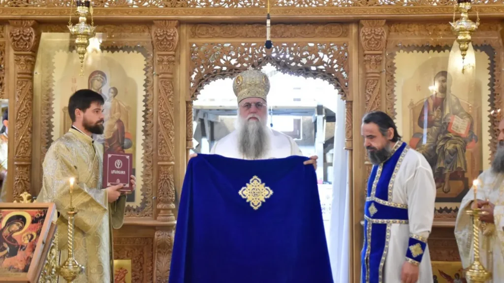 Arhiepiscopul Râmnicului, la Mănăstirea Dintr-un Lemn: Dreptul Iosif rămâne chip al ascultării și al iubirii smerite