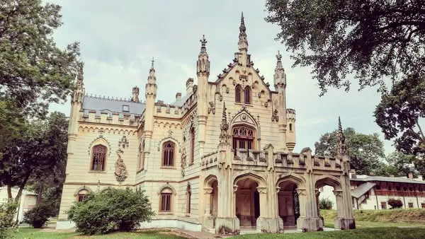Castelul Sturdza de la Miclăușeni se află în plin proces de restaurare