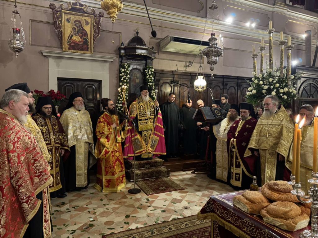 Κέρκυρα: Πλήθος πιστών συγκεντρώθηκε από τα πέρατα του κόσμου, για να τιμήσει τον Άγιο Σπυρίδωνα