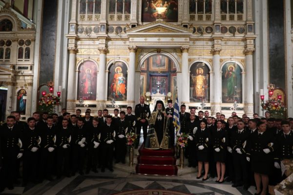 Η Σύρος τιμά και δοξάζει τον Προστάτη και Έφορό της Άγιο Νικόλαο