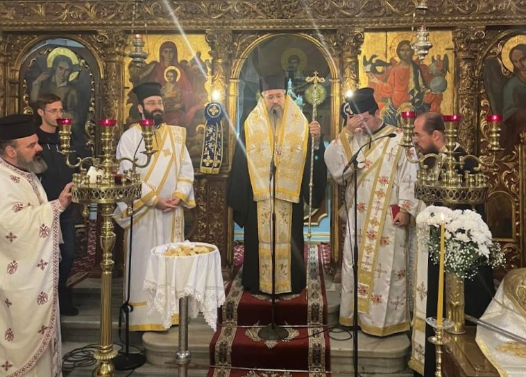 Θεία Λειτουργία και Αρχιερατικό Μνημόσυνο στον Ι.Ν. Αγίου Νικολάου Λευκάδος