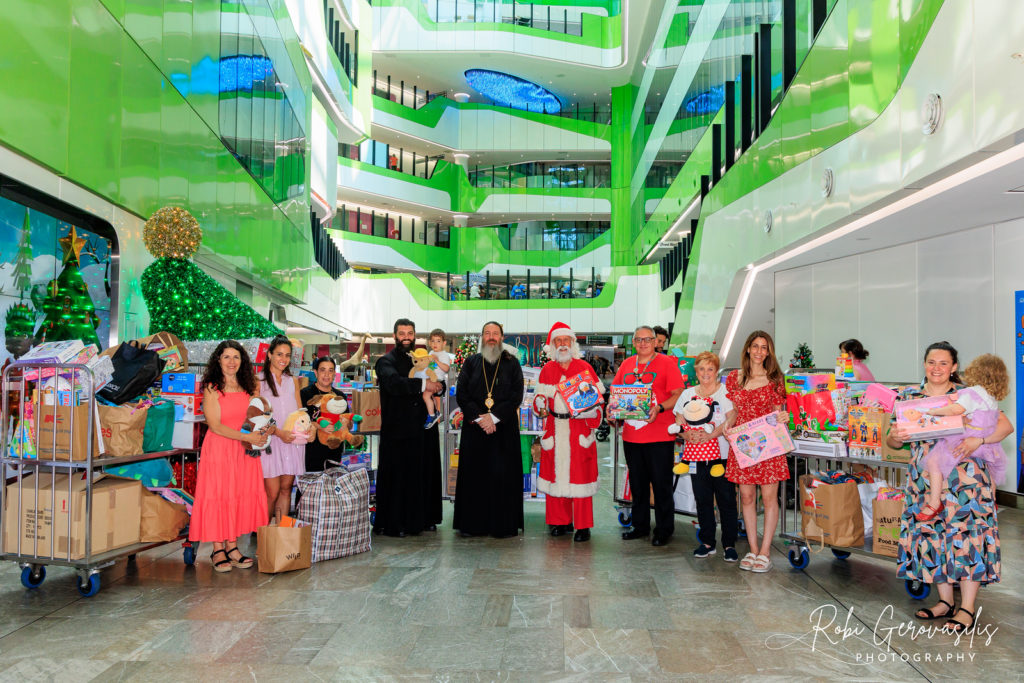 Επισκοπή Πέρθης: 650 χριστουγεννιάτικα δώρα για το Νοσοκομείο Παίδων