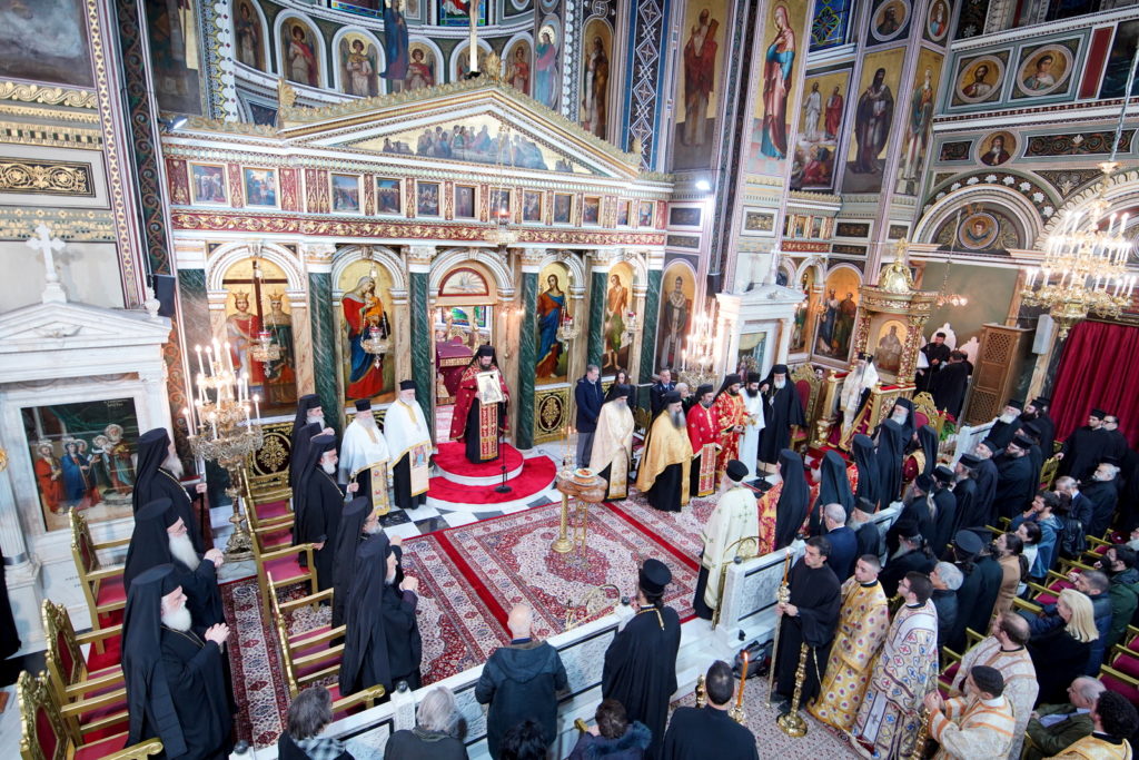 Πειραιώς: Παράδειγμα και πρότυπο ο Άγιος Σεραφείμ σε αυτή την κρίσιμη εποχή – Πολυαρχιερατικός Εσπερινός Ονομαστηρίων