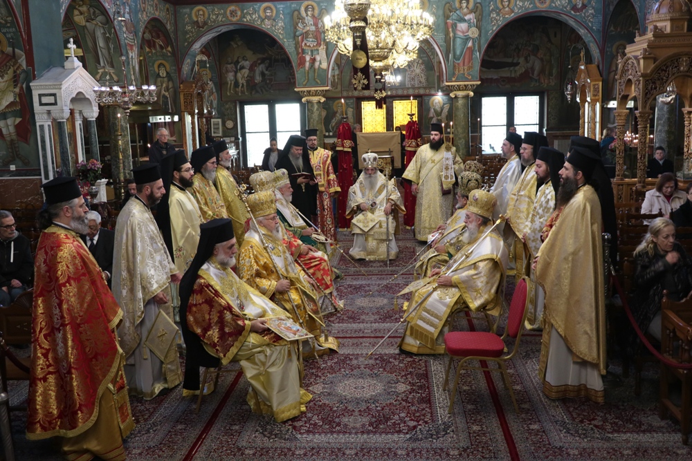 Πολυαρχιερατικό συλλείτουργο για τα ονομαστήρια του Μητροπολίτη Καισαριανής Δανιήλ (ΦΩΤΟ)