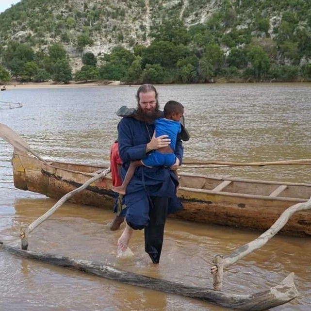 Τολιάρας Πρόδρομος στο Pemptousia FM: «Οτιδήποτε  θεωρείται δεδομένο στον Δυτικό κόσμο, δεν υπάρχει στη Μαδαγασκάρη»