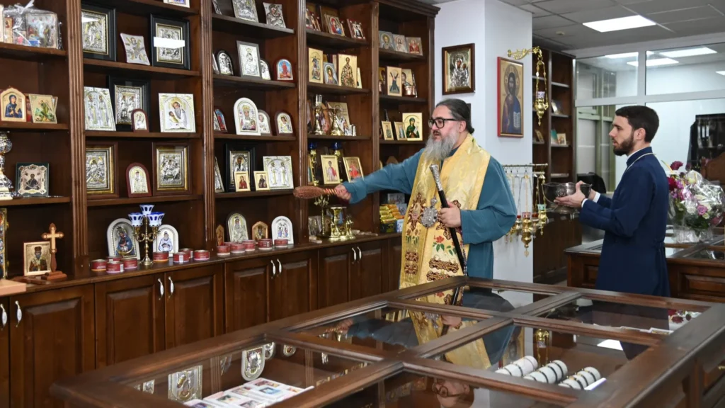 PS Ambrozie a binecuvântat noul magazin de obiecte bisericești al Episcopiei Giurgiului