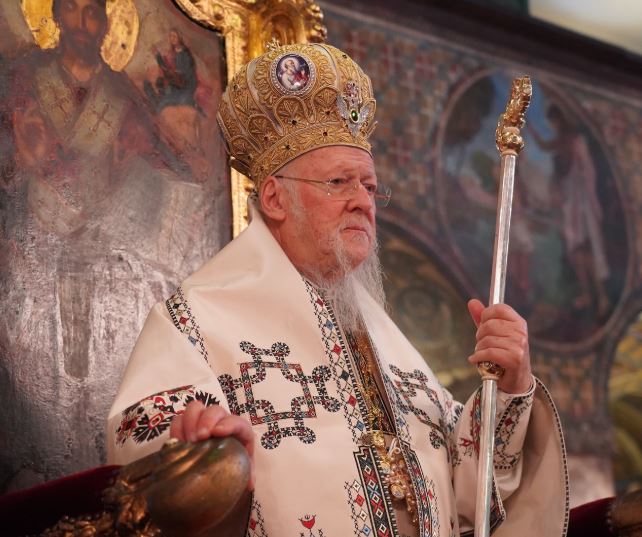 Οικουμενικός Πατριάρχης: “Τα Χριστούγεννα είναι ευκαιρία διά να συνειδητοποιήσωμεν το μυστήριον της ελευθερίας του Θεού και το μέγα θαύμα της ελευθερίας του ανθρώπου”