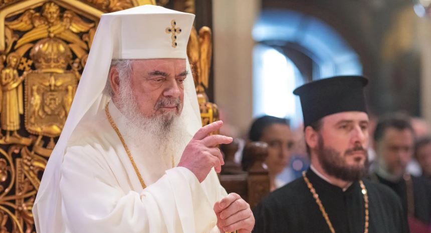 Patriarhul Daniel îl felicită pe Arhiepiscopul Timotei al Aradului, la 40 de ani de la întronizare