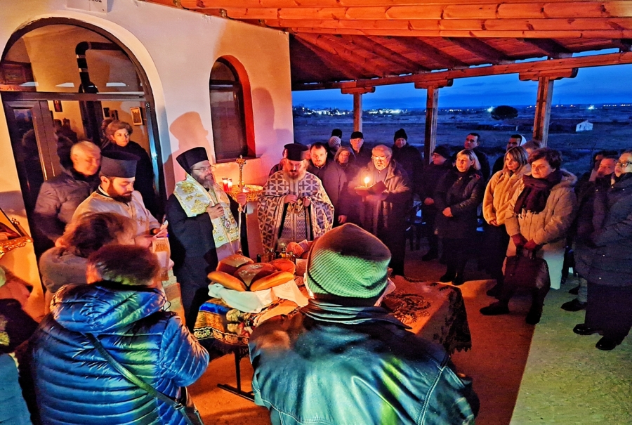 Εσπερινός του Αγίου Αντωνίου στην Ιερά Μητρόπολη Μαρωνείας