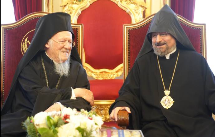 ‎الكلي القداسة البطريرك المسكوني يعايد صاحب الغبطة بطريرك تركيا ل