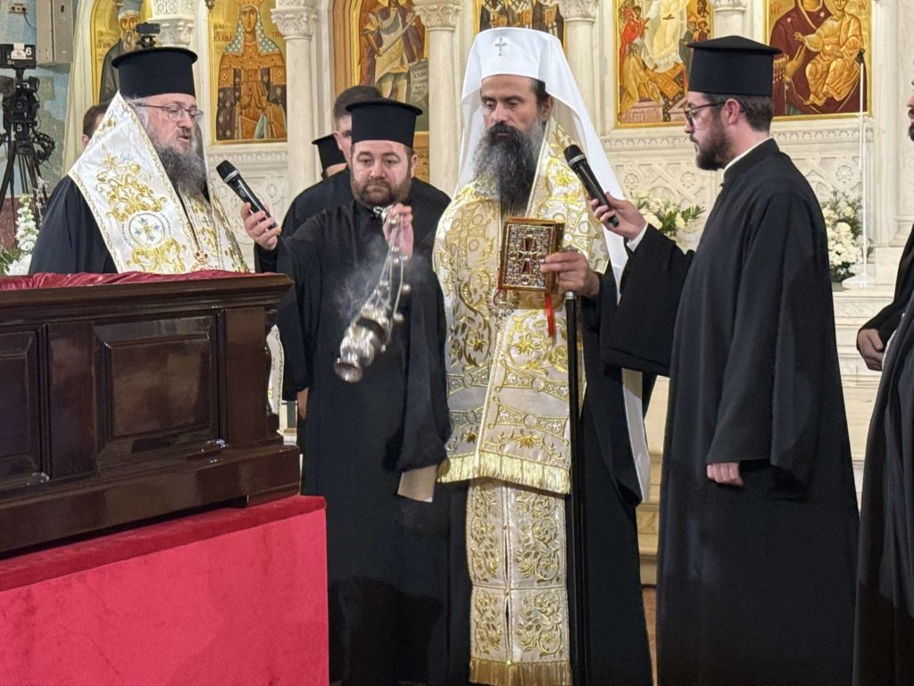 Ο Πατριάρχης Βουλγαρίας Δανιήλ προσκύνησε το σκήνωμα του μακαριστού Αρχιεπισκόπου Αλβανίας