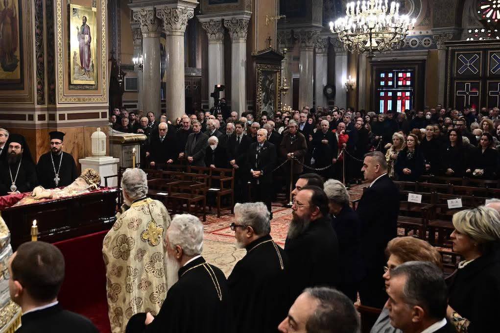 Në katedralen mitropolitane “Ungjillëzimi i Hyjlindëses”, në Athinë, qëndroi sot trupi i Kryepiskopit tonë të ndjerë Anastas.