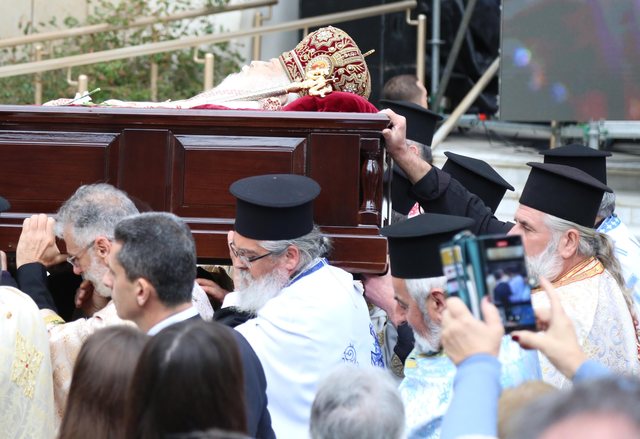 I jepet lamtumira e fundit Kryepiskopit Anastas Janullatos