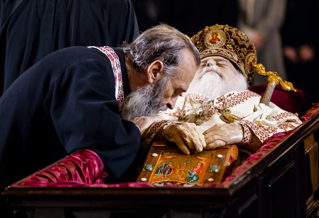 Φωτογραφικά στιγμιότυπα από την δεύτερη ημέρα του προσκυνήματος του σκηνώματος του μακαριστού Αρχιεπισκόπου Αλβανίας