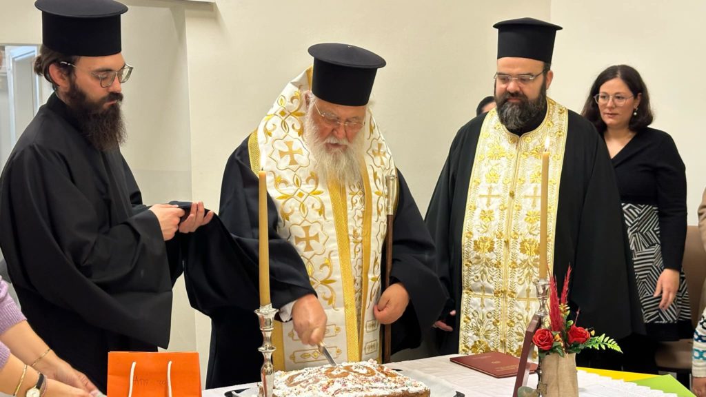 Ο Μητροπολίτης Κερκύρας κοντά στα παιδιά