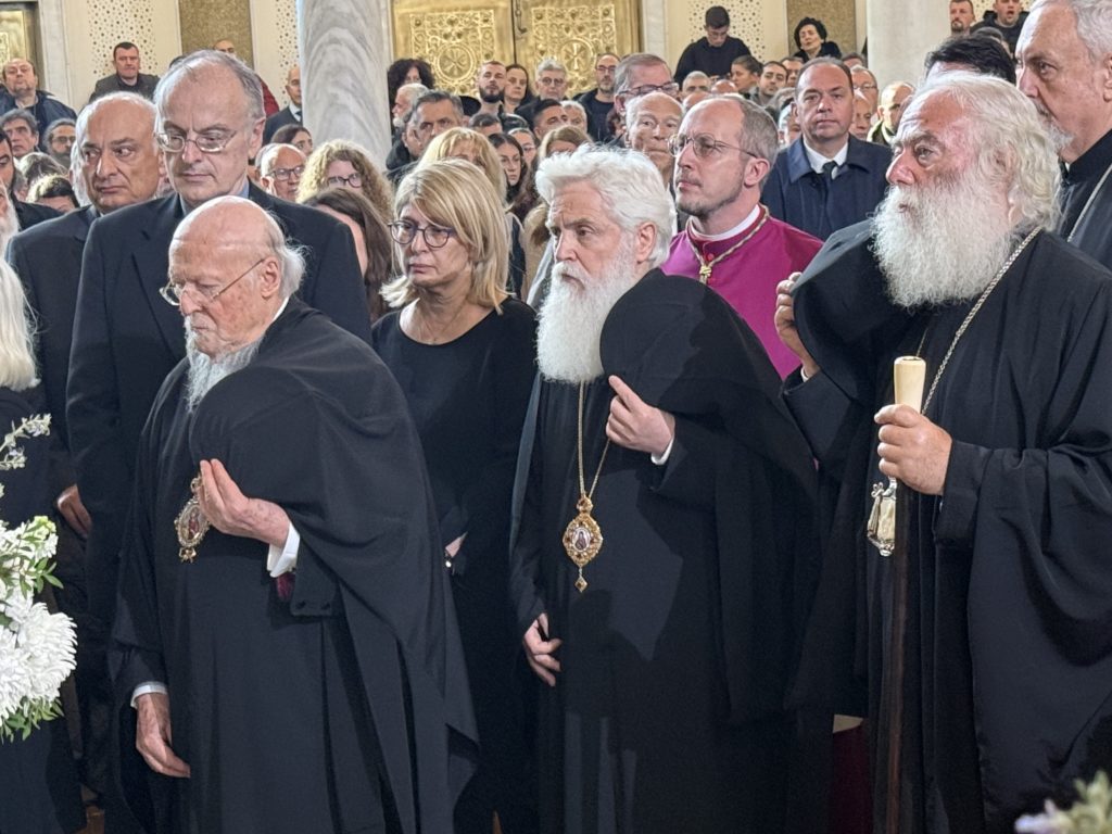 Οικουμενικός Πατριάρχης και Πατριάρχης Αλέξανδρείας προσκύνησαν το σκήνωμα του Αρχιεπισκόπου κυρού Αναστασίου