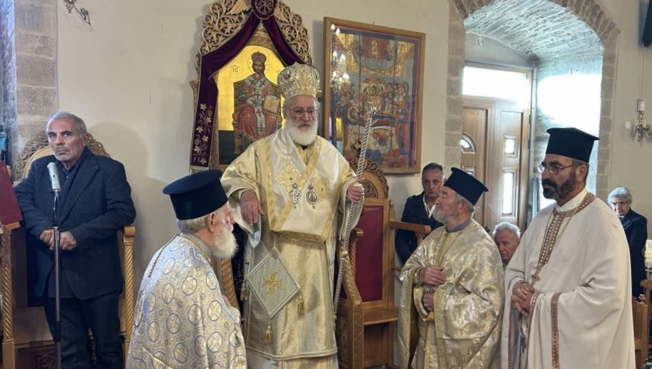 Θεία Λειτουργία στον Σκινιά Μονοφατσίου