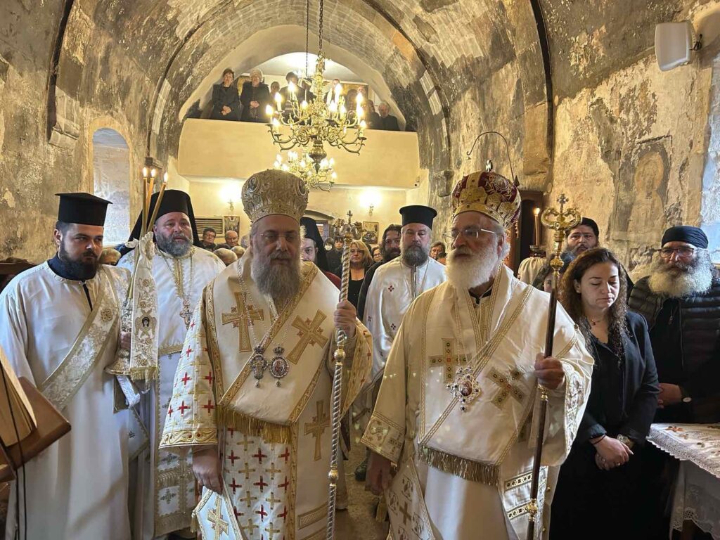 Δισαρχιερατική Θεία Λειτουργία στις Αγιές Παρασκιές Πεδιάδος