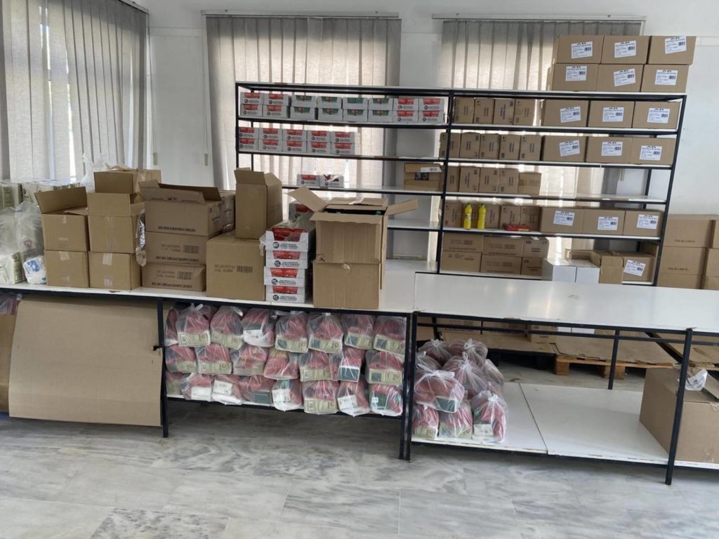 950 δέματα τροφίμων μοιράστηκαν από την Ιερά Μητρόπολη Καστορίας τον Ιανουάριο