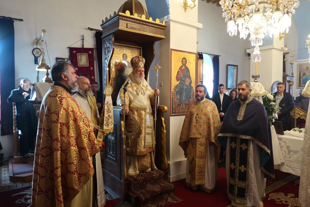 Αρχιερατικό Μνημόσυνο αιφνιδίως εκδημήσαντος νέου στον Φελλό Άνδρου