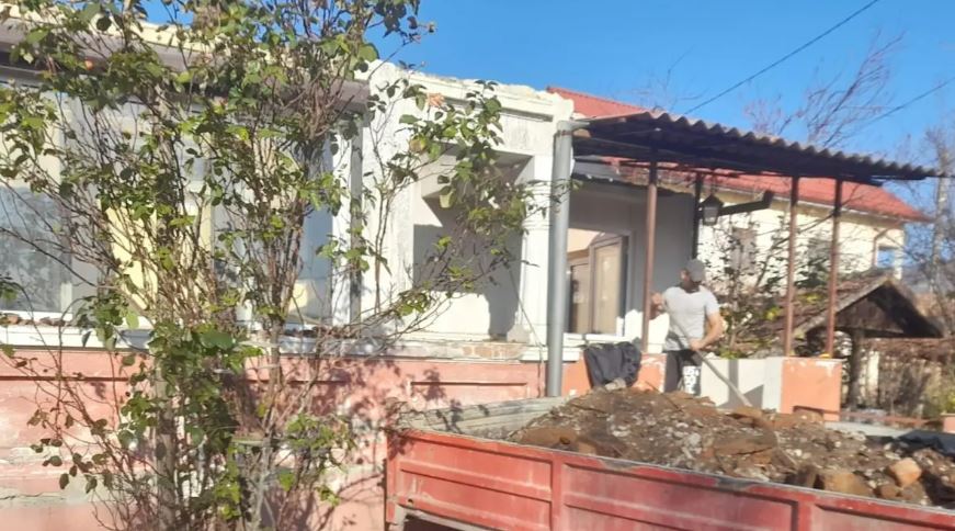 Η Αρχιεπισκοπή Ριμνικίου αρωγός σε πυρόπληκτη οικογένεια