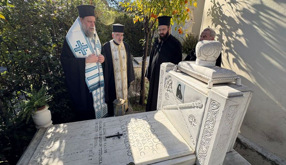 Αρχιερατικό Τρισάγιο επί του τάφου του μακαριστού Μητροπολίτη Ν. Ιωνίας κυρού Τιμοθέου Ματθαιάκη