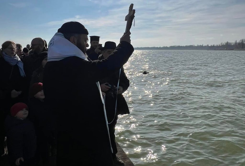 Τρισαρχιερατική Θεία Λειτουργία και Καθαγιασμός των Υδάτων στο Keszthely της Ουγγαρίας