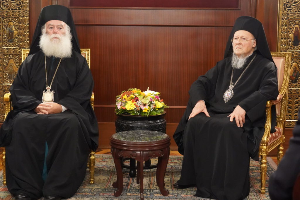 Μαζί ταξίδεψαν για τα Τίρανα ο Οικουμενικός Πατριάρχης και ο Πατριάρχης Αλεξανδρείας