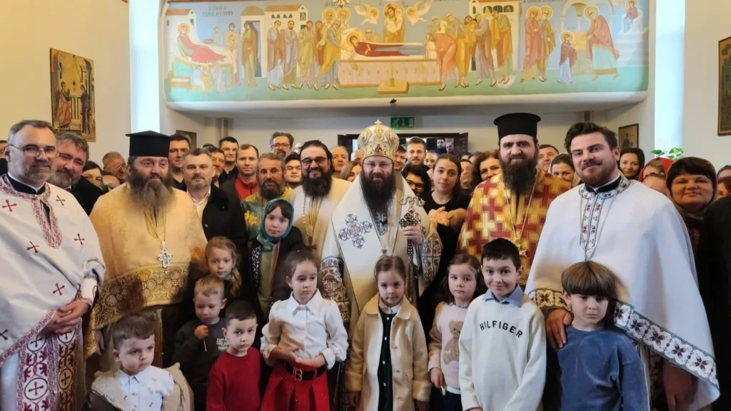 Aproape 300 de români au participat la prima Sfântă Liturghie oficiată de Episcopul Nectarie după întronizare
