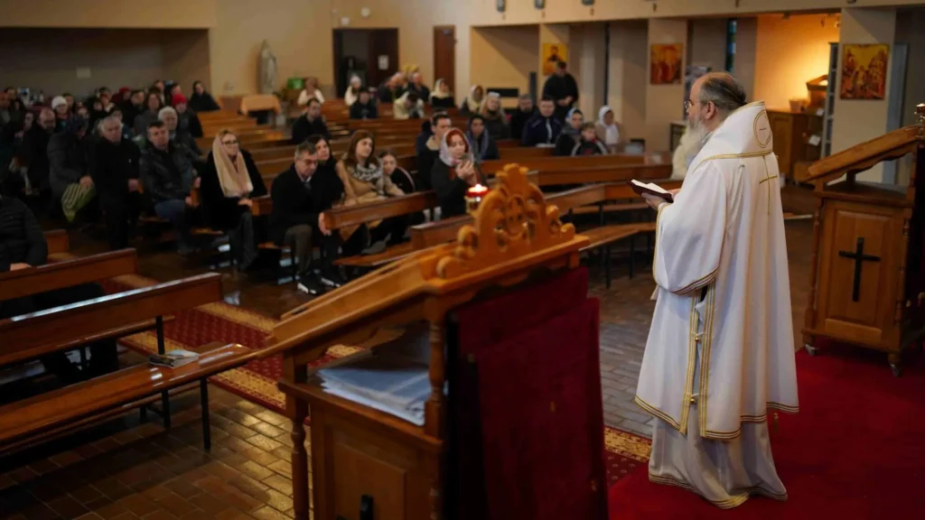 Pocăința înseamnă schimbarea mentalității răutăcioase, le-a explicat Episcopul Ignatie românilor din Irlanda