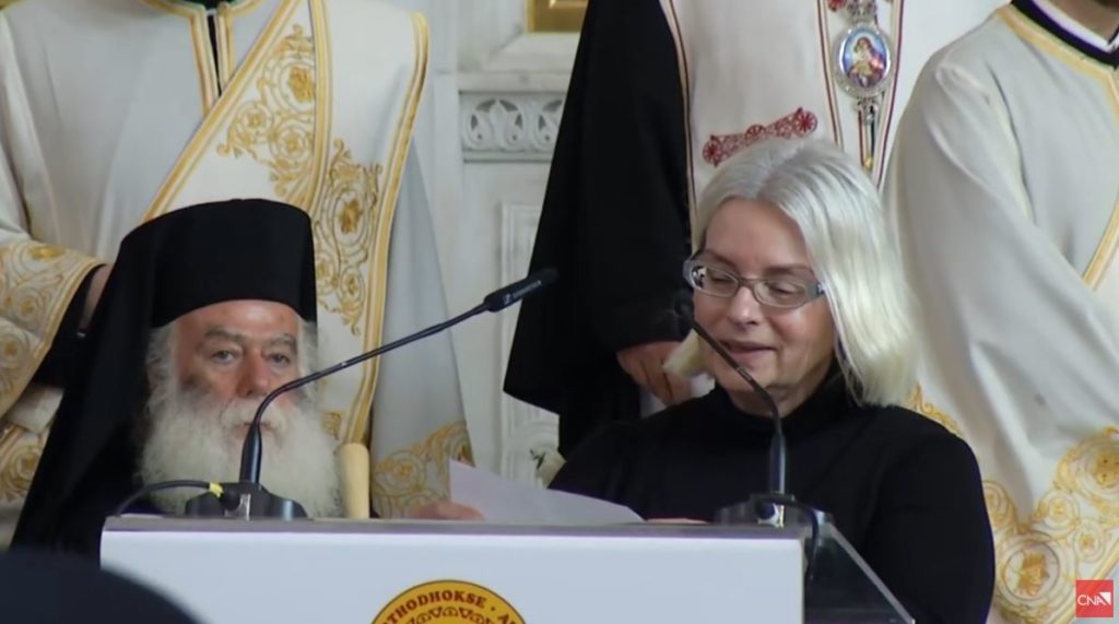 Përlotet mbesa e Kryepiskopit: Le të ndjekim shembullin e Tij