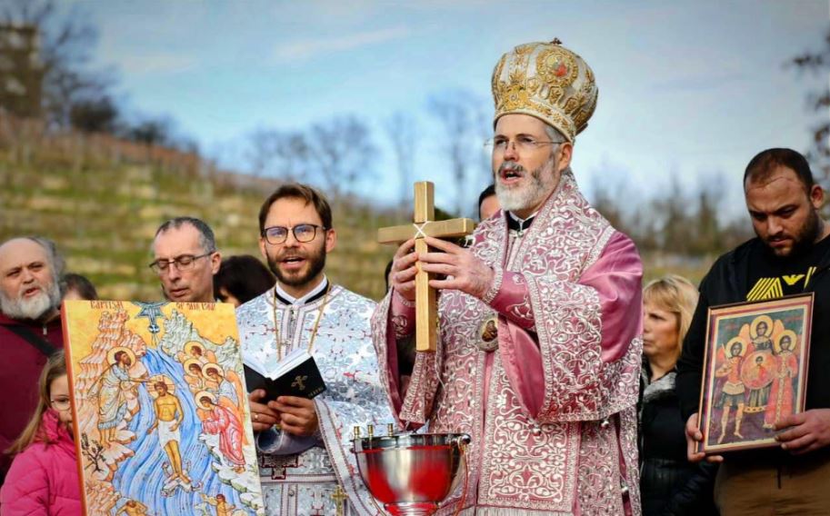 Архиерейска света литургия за Богоявление в град Щутгарт
