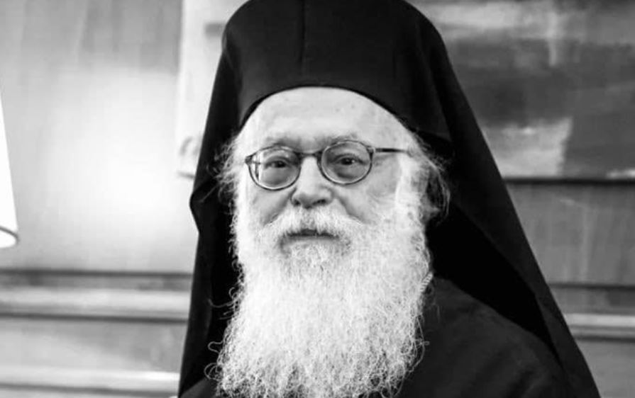 Lamtumira për Janullatos/ Kuvendi shtyn seancën parlamentare