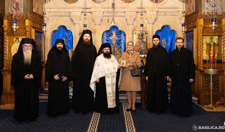 რუმინეთში საქართველოს ელჩმა წმინდა ანთიმოზ ივერიელის მონასტერს ქართველთა განმანათლებლის, წმინდა ნინოს ხატი გადასცა