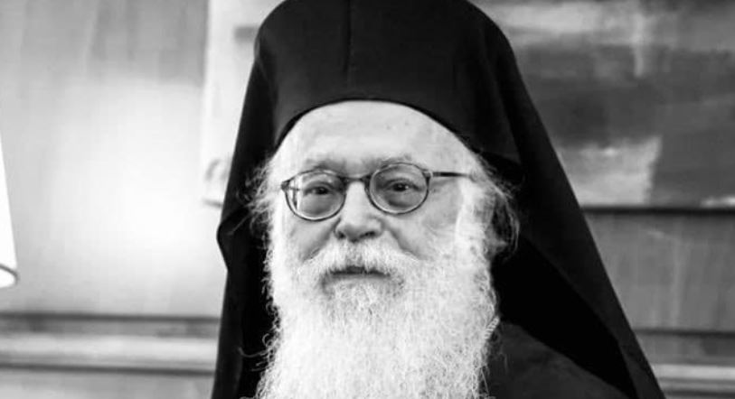 Кивот са тијелом блаженопочившег Архиепископа Анастасија стигло у Тирану