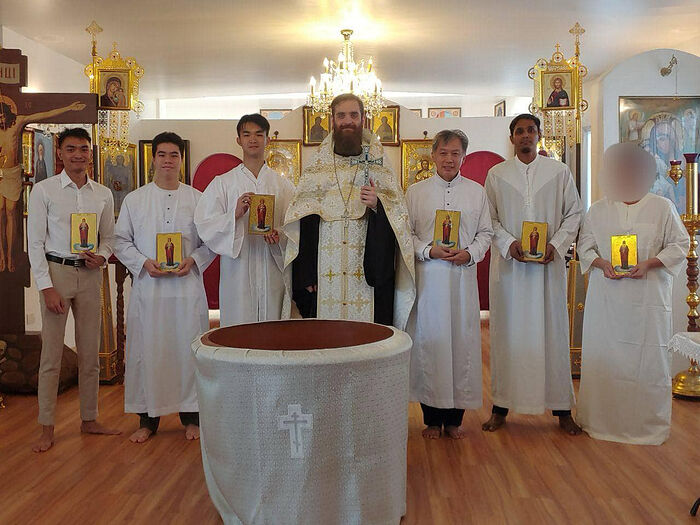Шесторо људи крштено у Православној цркви у Сингапуру