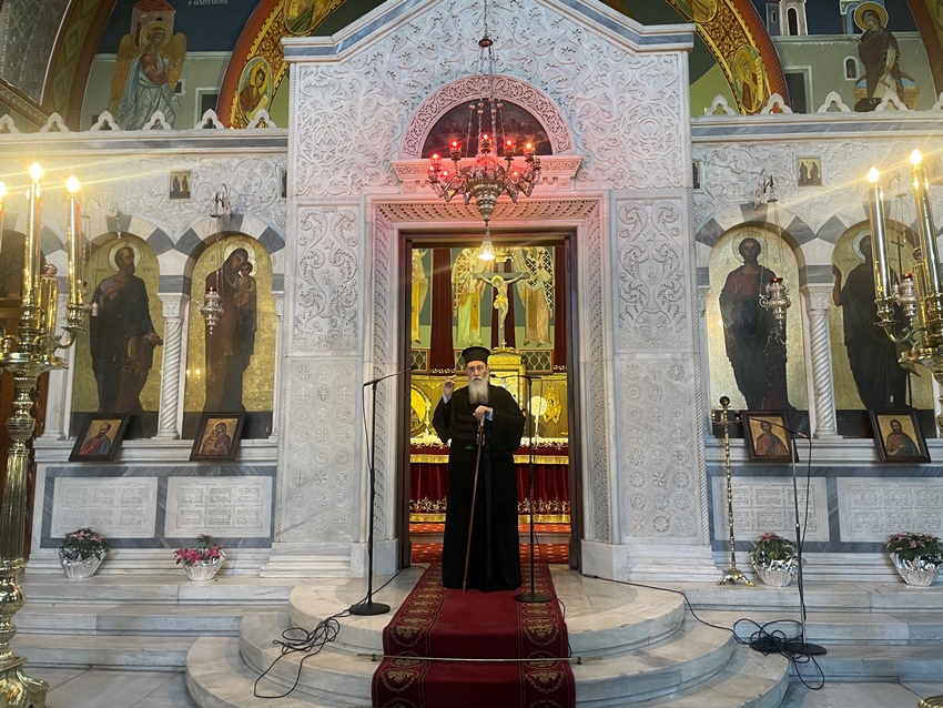 Ο Μητροπολίτης Κορίνθου ξανά δίπλα στο ποίμνιο του μετά την περιπέτεια της υγείας του