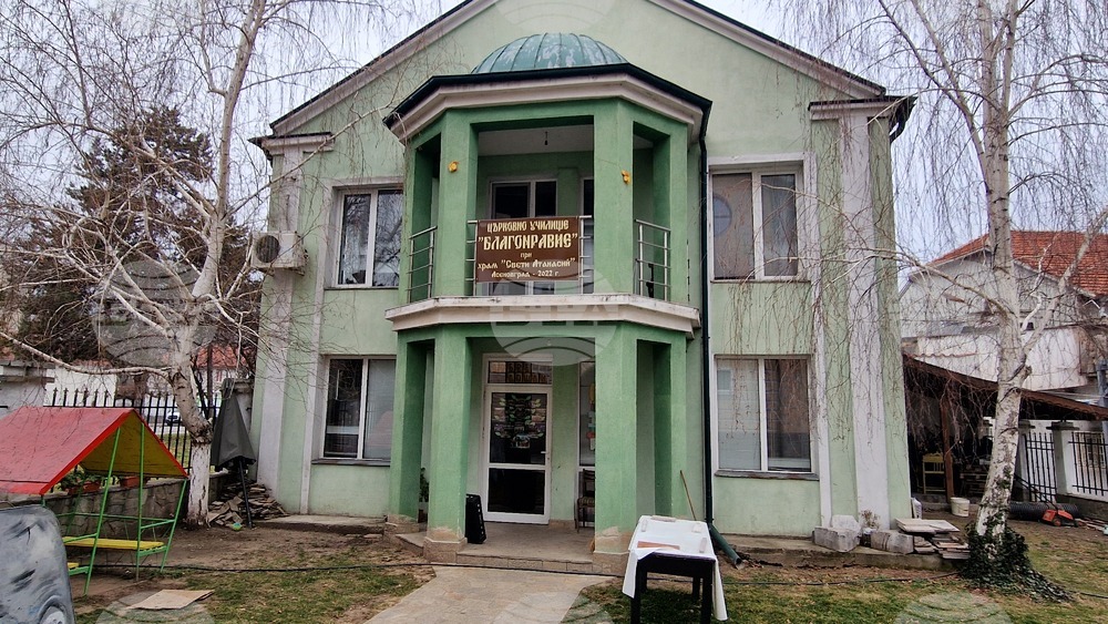 В неделно училище „Благонравие“ при храм „Св. Атанасий“ в Асеновград се обучават близо 120 деца