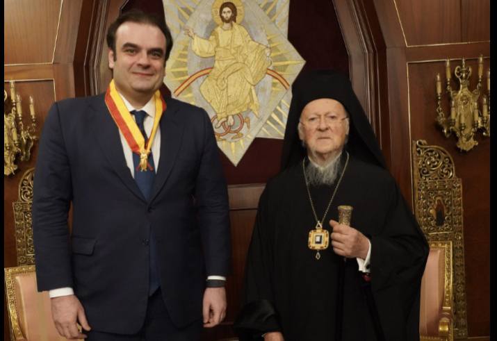 البطريرك المسكوني يكرم وزير التربية والتعليم والشؤون الدينية والر